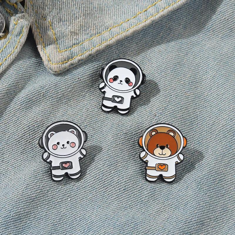 Aerospace Series Astronaut Enamel Brooch Cartoon Giant Panda Bear Animal Brooch Denim Lapel Backpack Badge Pin Gift for Children