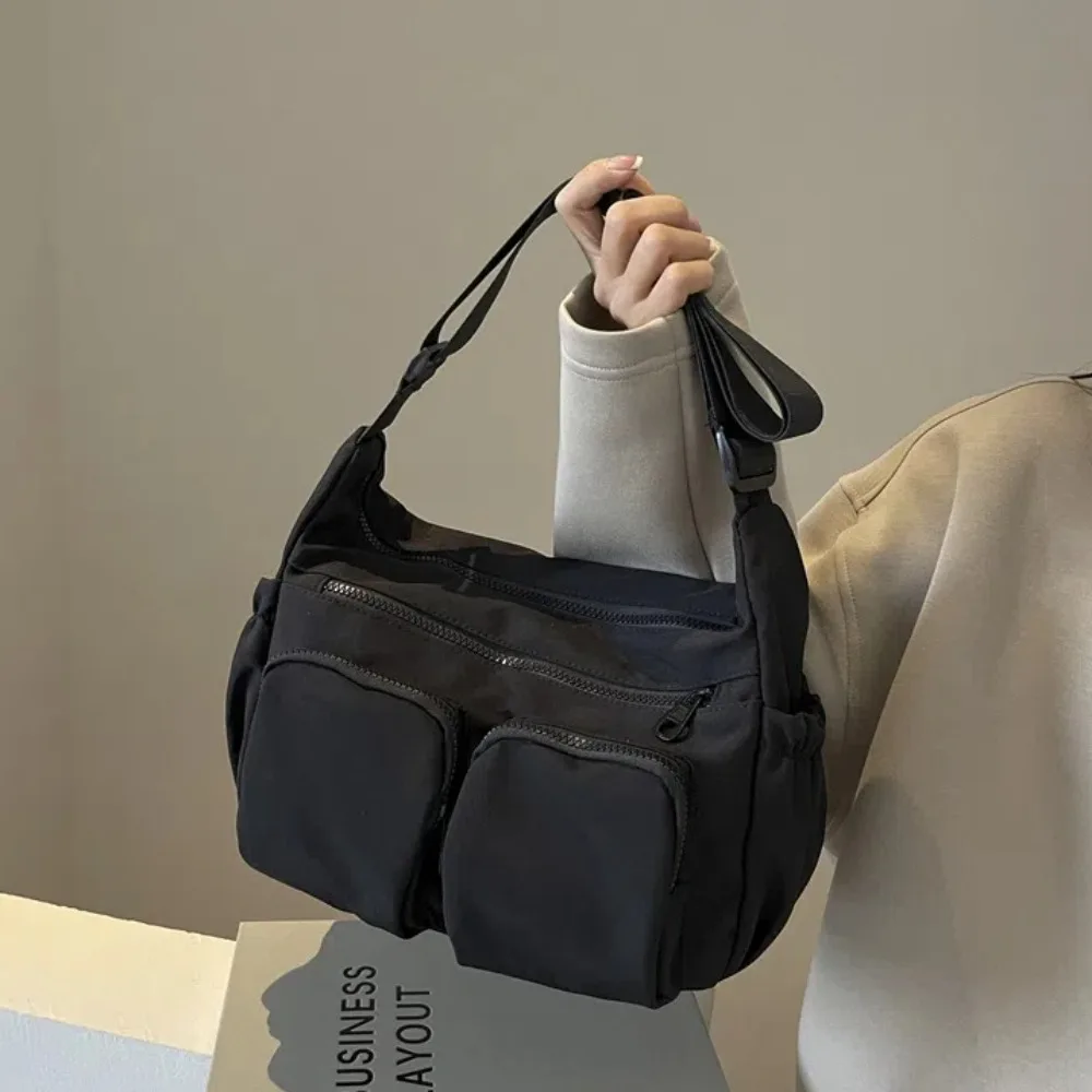 Borsa a tracolla da uomo Hiphop borsa a tracolla quadrata in tela di grande capacità con cinturino regolabile borsa da donna in stile Harajuku quotidiana