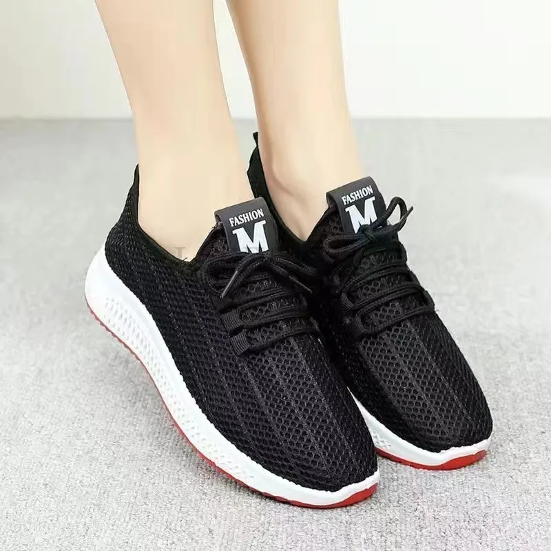 Women Flat Shoes 2024 Summer New Fashion Walking Breathable Mesh Women Running Soft Sole Comfortable Sports Shoes