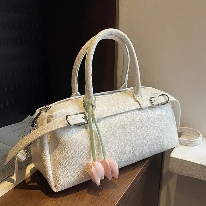 

2025 Winter 686 New Portable Messenger Bag Diagonal Cross Handbag Shoulder Bag Versatile Pillow Bag Large Capacity