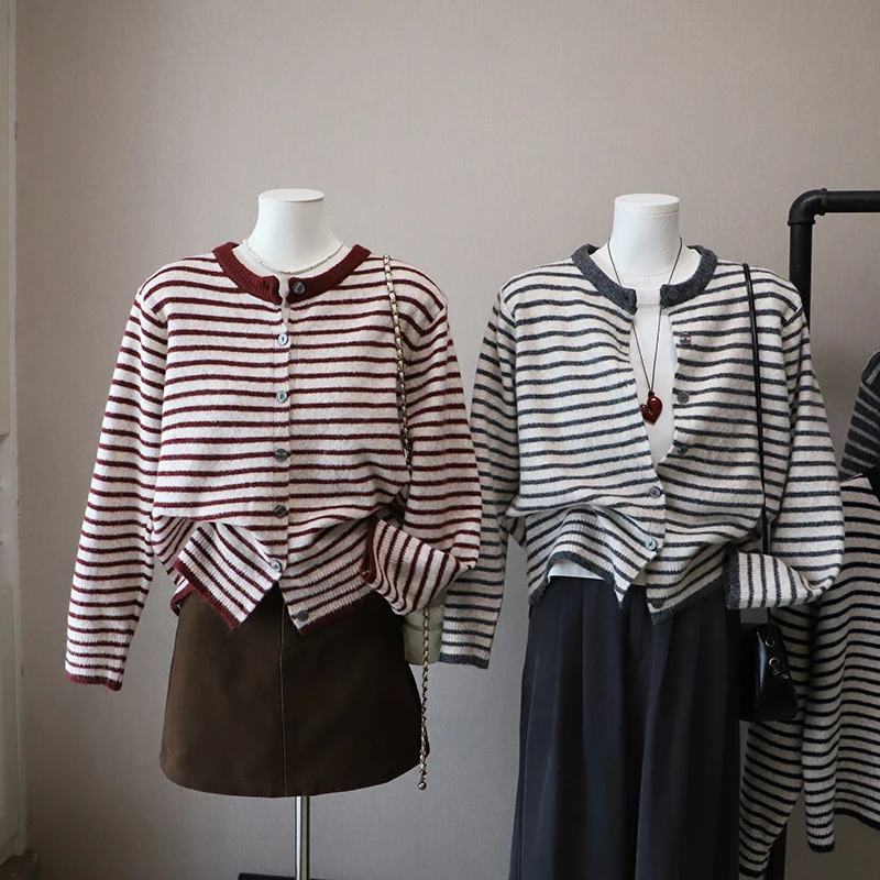 

2025 Autumn New Stripes Cardigan Coat Contrast Color Single Breasted Loose Full Sleeve Tops Shirt Female Casual Knitting Sweater