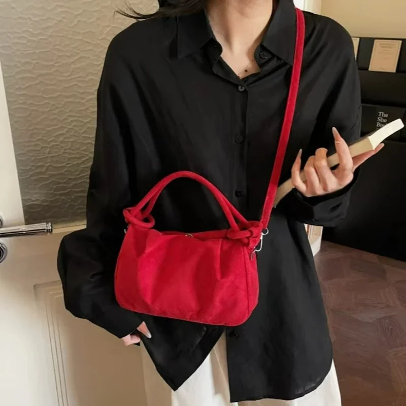 Einfache Umhängetasche aus Wildleder im Retro-Stil für Damen, modische Tragetasche, lässige, bequeme und vielseitige Schultertasche mit Textur, Pendler-Handtasche – Detail 10