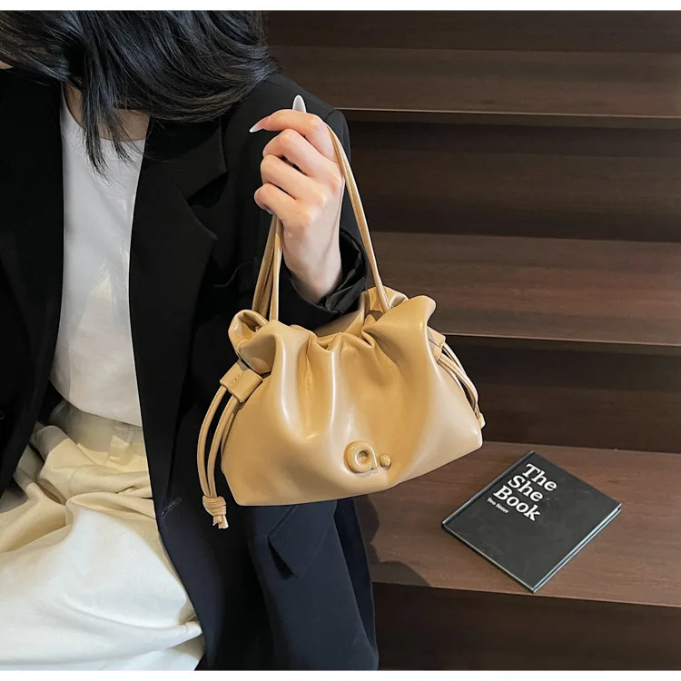 

‌2025 Summer Woven Straw Bucket Bag, Adjustable Crossbody & Top Handle Purse, Lightweight Boho Beach Tote for Women