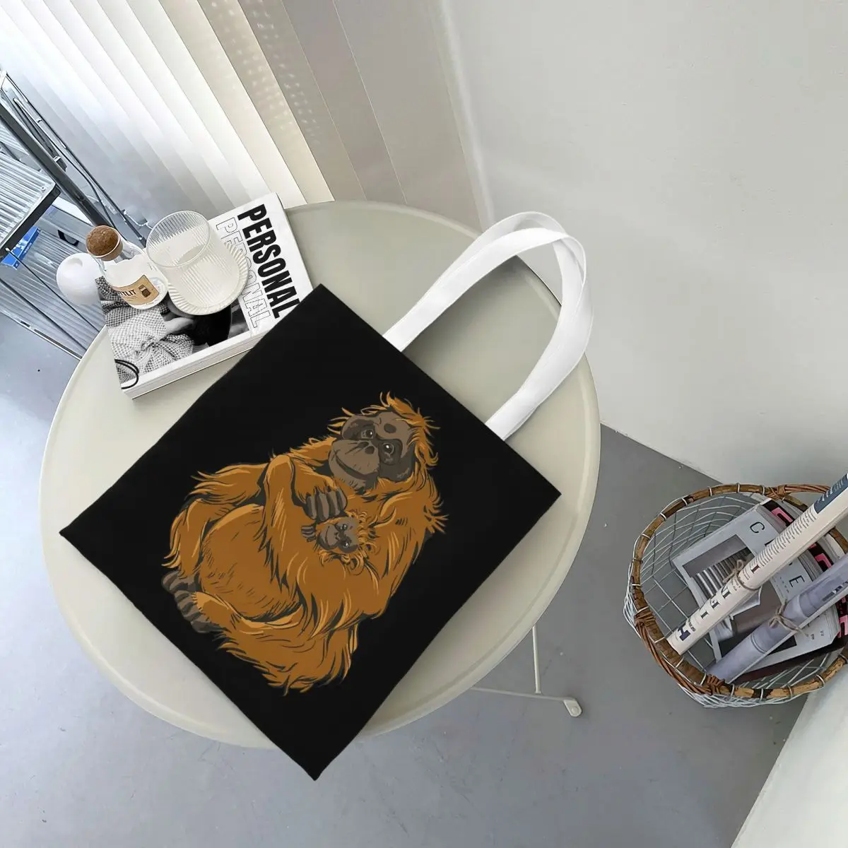 กระเป๋าช้อปปิ้งลายครอบครัวลิงอุรังอุตัง ผ้าแคนวาส กระเป๋าสะพายข้างพับได้สำหรับผู้หญิง กระเป๋าถือสำหรับเดินทาง