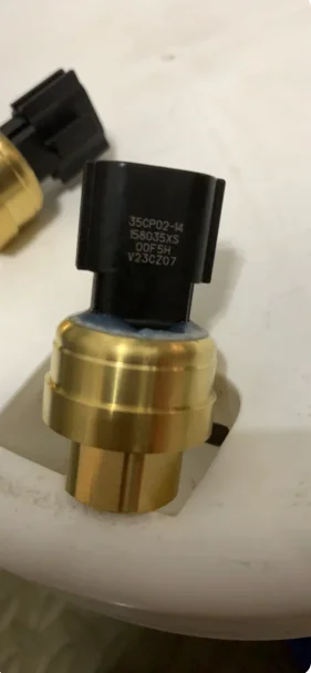 35CP02-04 35CP02-03 35CP02-14 35CP02-06 35CP02-1935CP02-05High and low pressure sensor for air conditioner with connecting cable