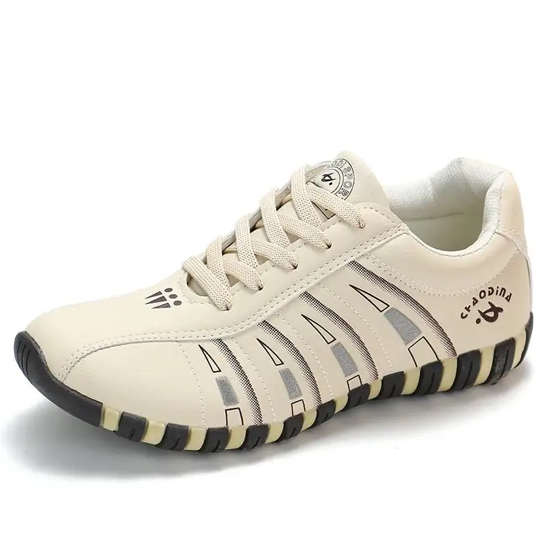 Damenschuhe Frühling neue koreanische Ausgabe vielseitige Retro Casual Sportschuhe weiche Mode flache Schuhe