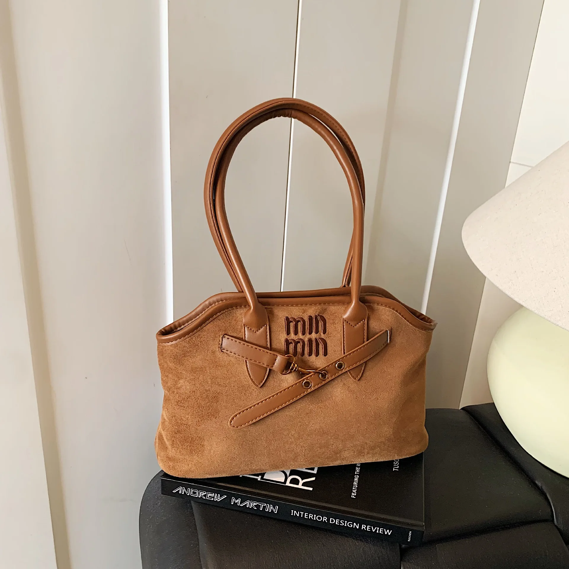 

2025 Quilted Chain-Integrated Shoulder Bag, Multi-Way Convertible Crossbody Purse for Women, Crinkled Vegan Leather Day