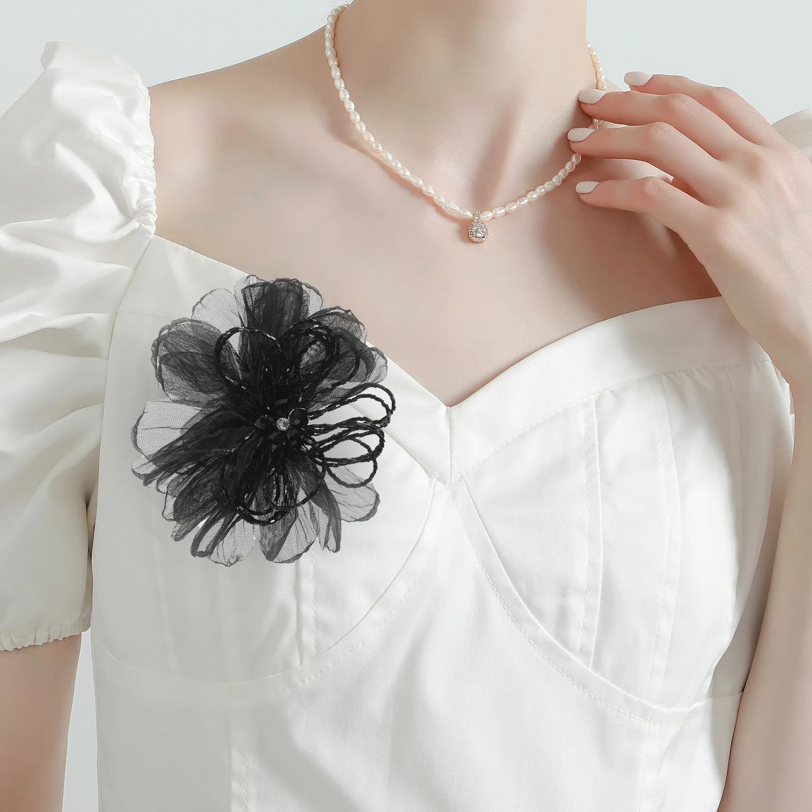 

Elegant Flower Brooch Pin Women Fabric Flower Unique Design Brooch for Dresses Clothes Evening Events Cloth Flowers