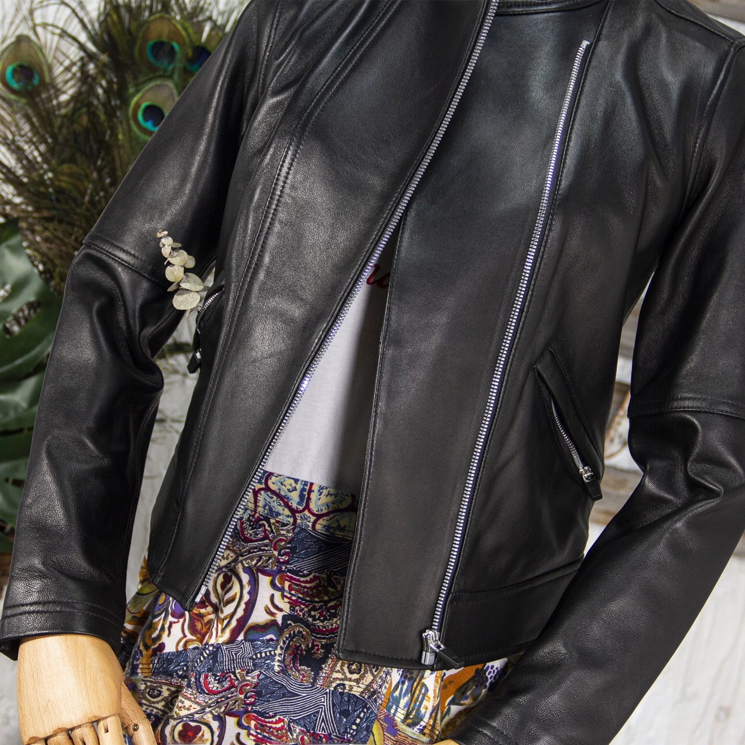 New Outdoor eepskin Leather Jaet Women's Genuine Zipper ort Sle Commute Faion Curphey Brand Winter Collection