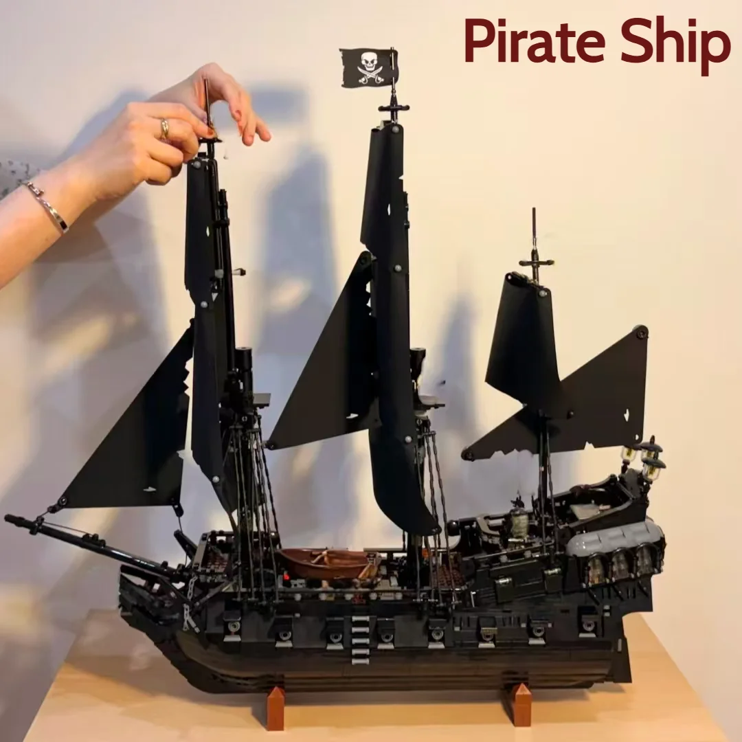 

New 2862pcs Caribbean Sea Corsair Series Jack Sparrow Captain Pirate Ship Sailboat 10365 Building Block Model Toy Birthday Gift