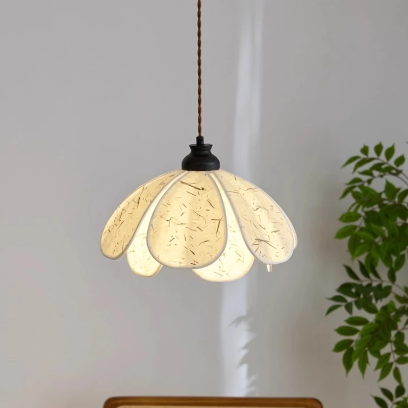 

Japanese Retro Petal LED Ceiling Pendant Lights White Rice Paper Hanging Lamps Living Room Restaurant Bedroom Kitchen Chandelier