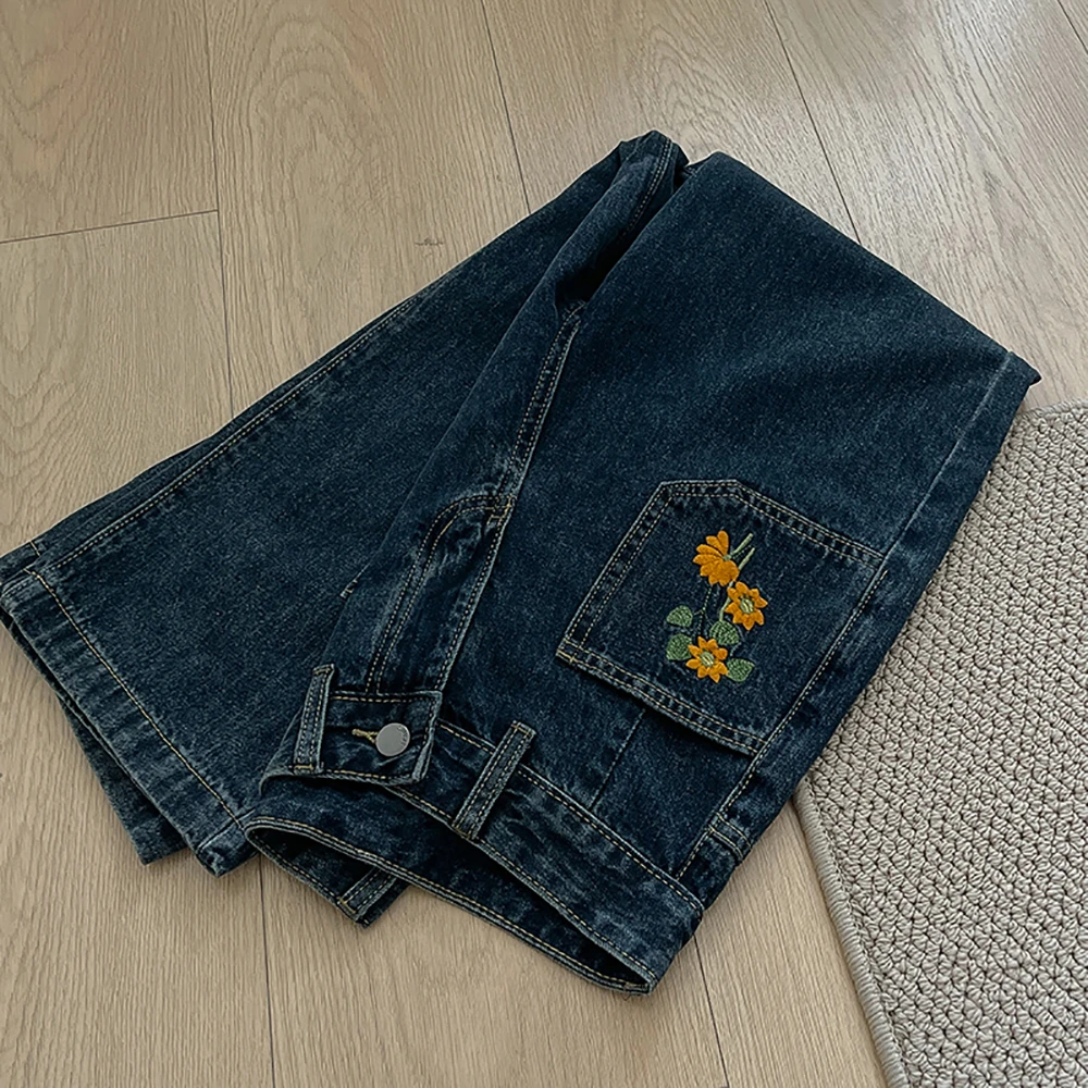 

Прямые джинсы с цветочной вышивкой в стиле ретро для женщин, осенние новые длинные джинсовые брюки с высокой талией и широкими штанинами, универсальные брюки для поездок на работу