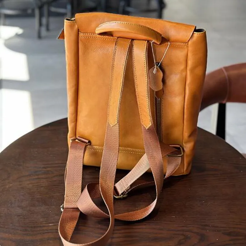 Backpack female leather large capacity new Japanese vintage art plant tanned cowhide academy style cowhide backpack