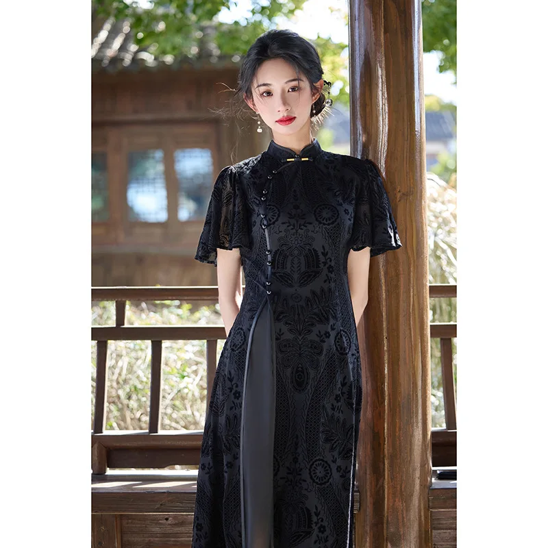 فستان نسائي من Ao Dai شيفون تشيباو أنيق بفتحة عالية من الدانتيل شيونغسام بأكمام قصيرة على الطراز الصيني
