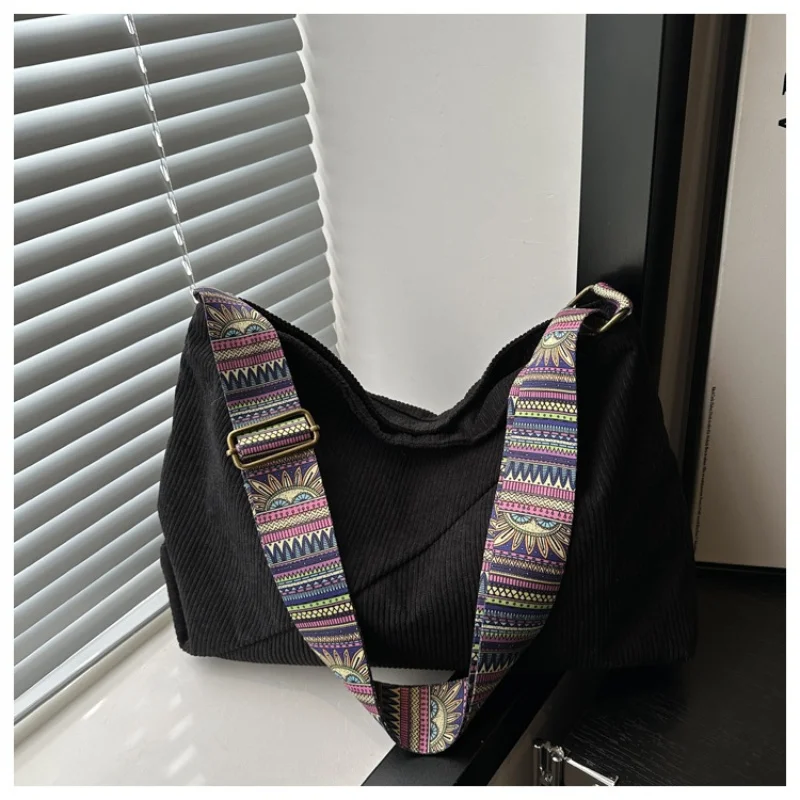 

Women's shoulder bag commuting solid color autumn and winter large capacity lazy ocean armpit strip velvet shoulder bag