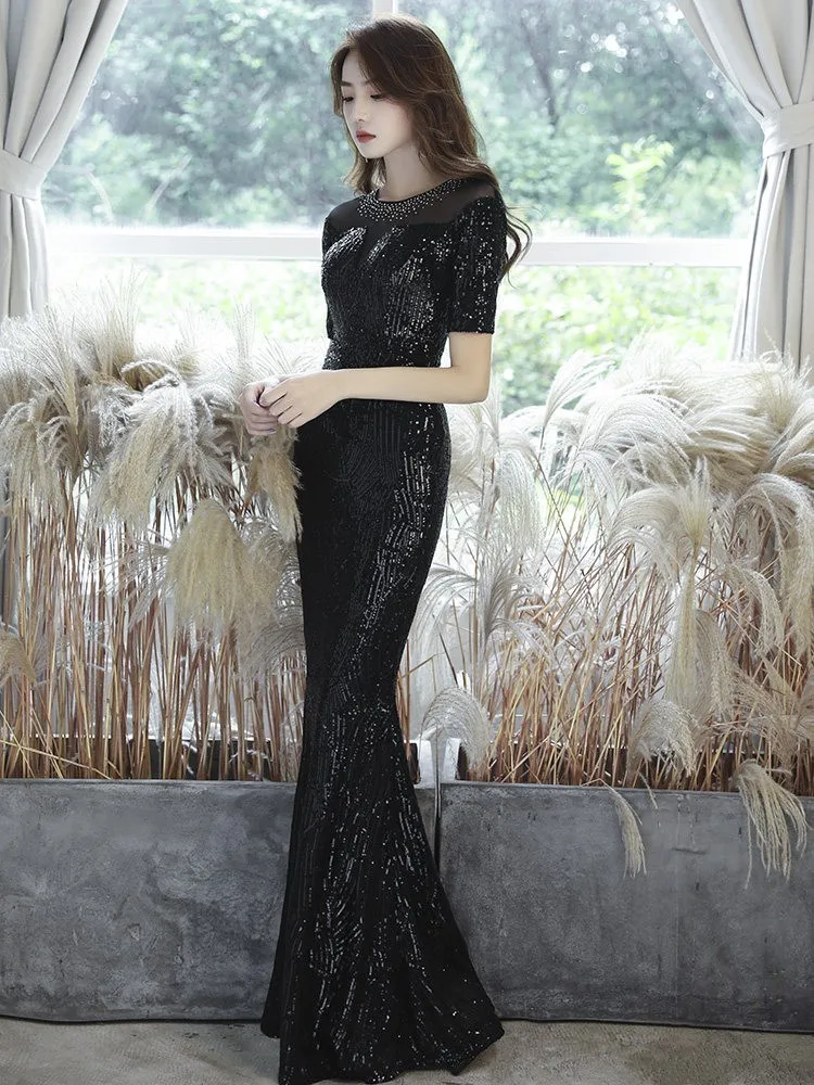 

A new style of elegant black fishtail dress for women