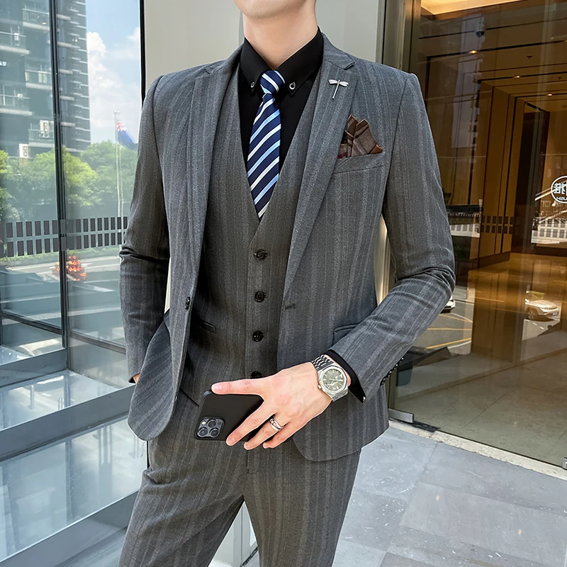 

The Main Promotion of New Fashion Casual + Everything + Personality + Wedding Thick Striped Suit Three-piece Men's Clothing