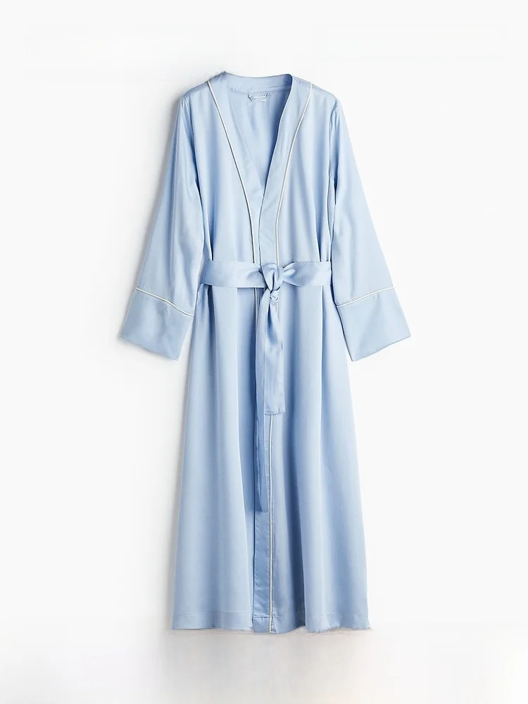 

Fashionable Summer Silk Robe Women's Casual Home Clothes H&M 1260334 Comfortable Viscose Fabric All Seasons Wear