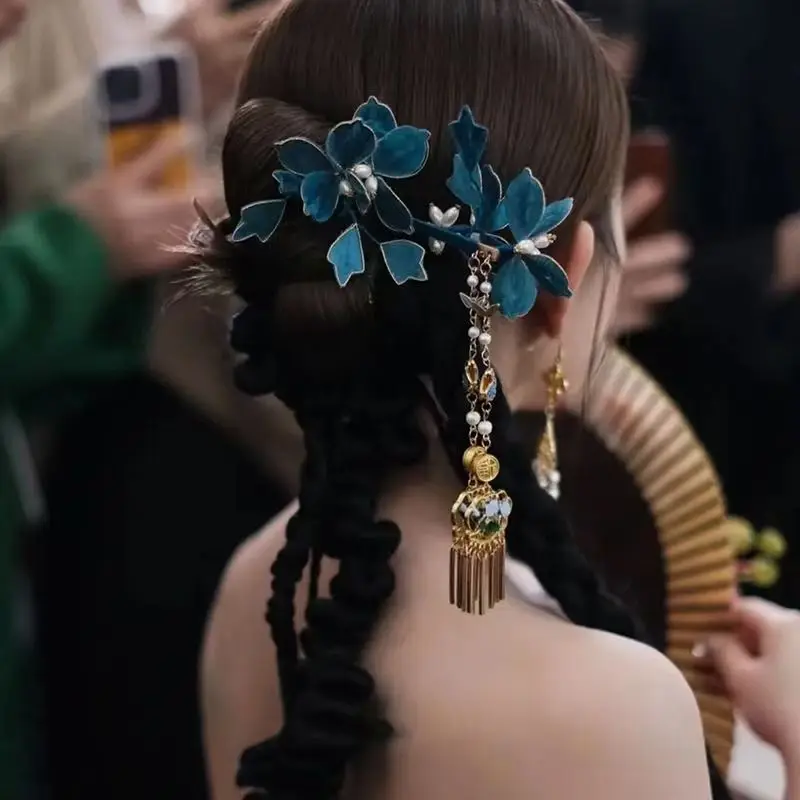 手作りブルーファブリックフラワーヘアピンイヤリングセットロングタッセル伝統的な中国のヴィンテージヘッドピースアクセサリー