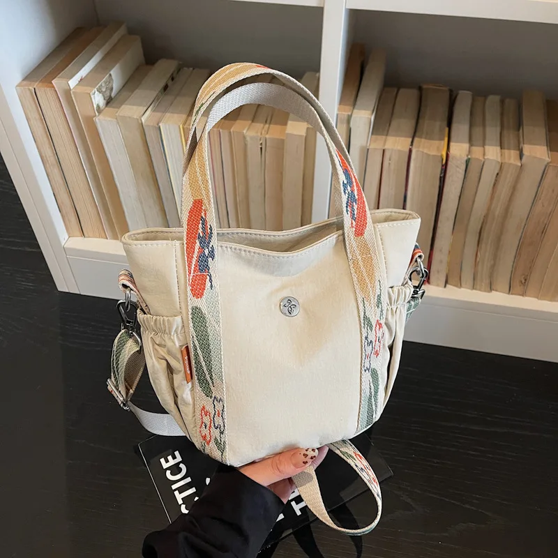 

Новые модные нейлоновые сумки-тоуты для женщин: стильная, простая, универсальная сумка через плечо для повседневного использования, сумка-ведро