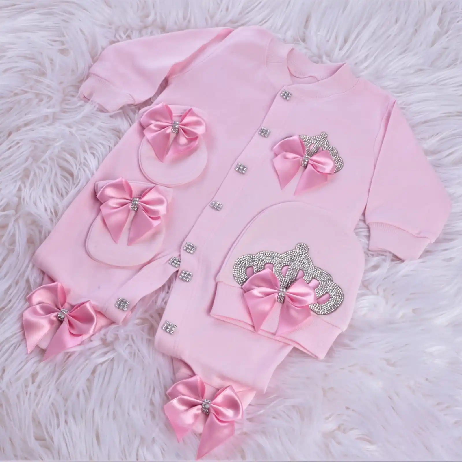 3pcs Newborn Baby Coming Home Outfit Baby Girl Shower Gift Pink Pompon Flower Crown Nursery Take Home Mittens Hat Romper Set