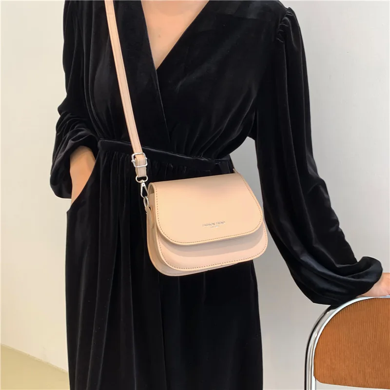 Women\'s Crossbody Bag New Solid Color Fashionable Flipped Bag Retro Casual Simple Crossbody Bag