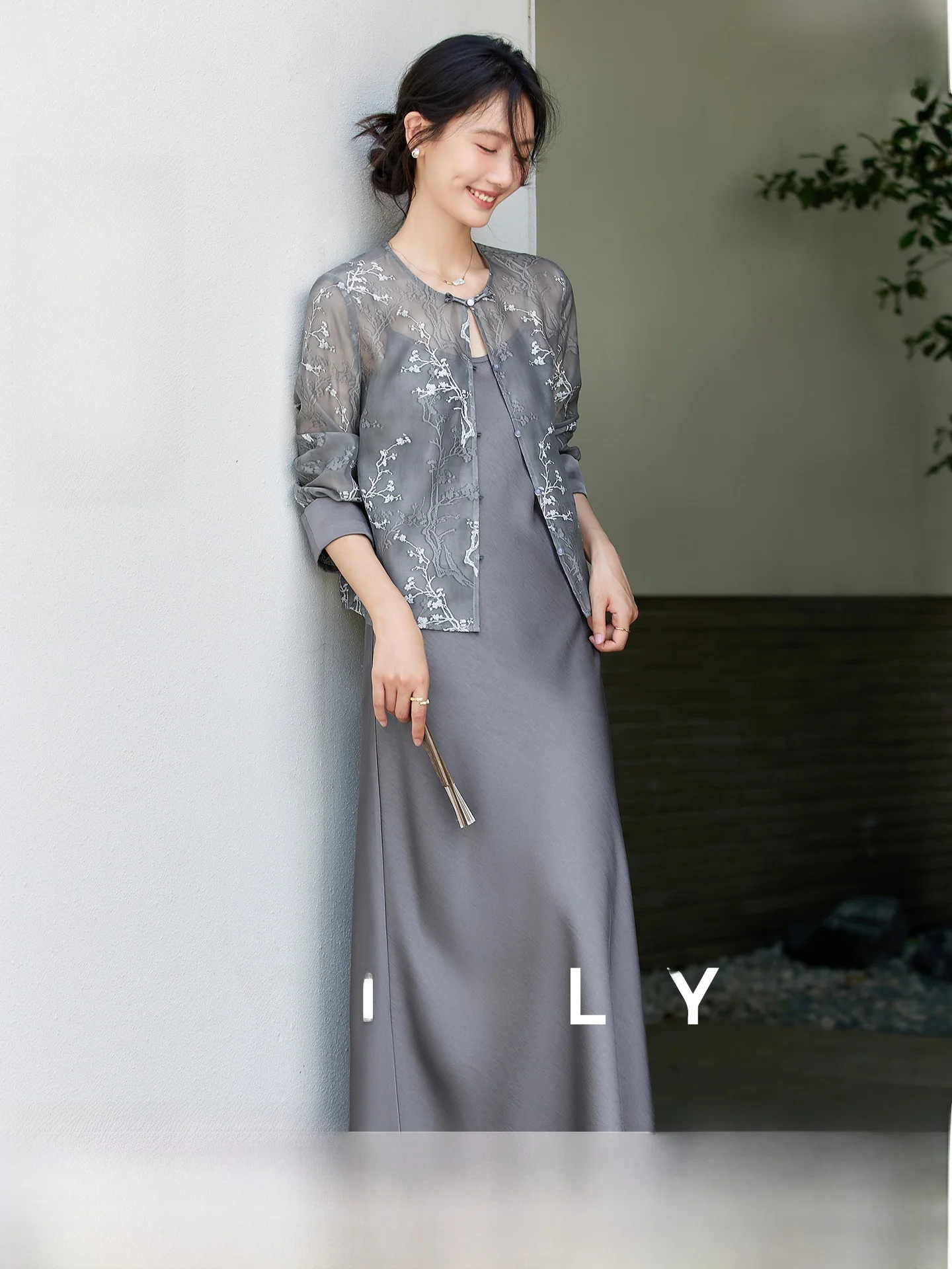 

New Chinese Style Embroidered Set Women's Spring Summer New Long Sleeve Button up Casual Fashion Two Piece Set round Neck