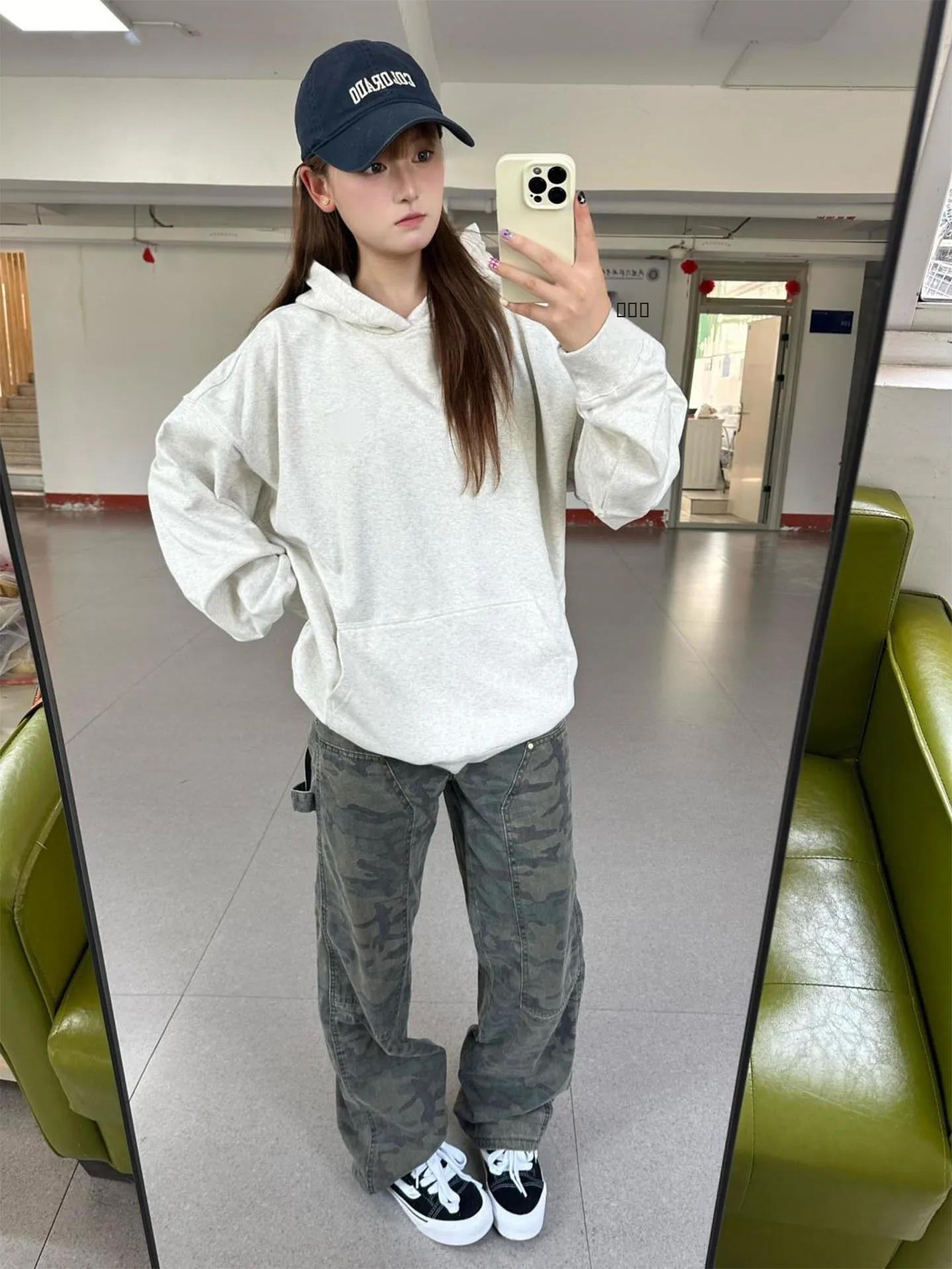 

Свободная толстовка с капюшоном в молодежном стиле, с объемным принтом, модная женская кофта-пуловер с длинными рукавами