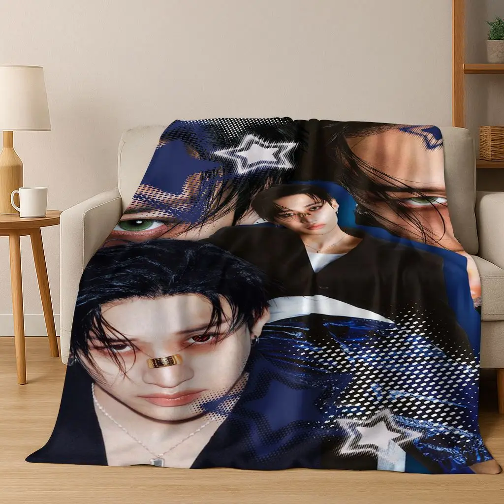 ثلاثية الأبعاد Hyunjin سولو KPOP المغني الفانيلا بطانية ، دافئة ومريحة لينة رمي بطانية للمنزل غرفة نوم أريكة تتحول لسرير نزهة غطاء مكتب هدية #4