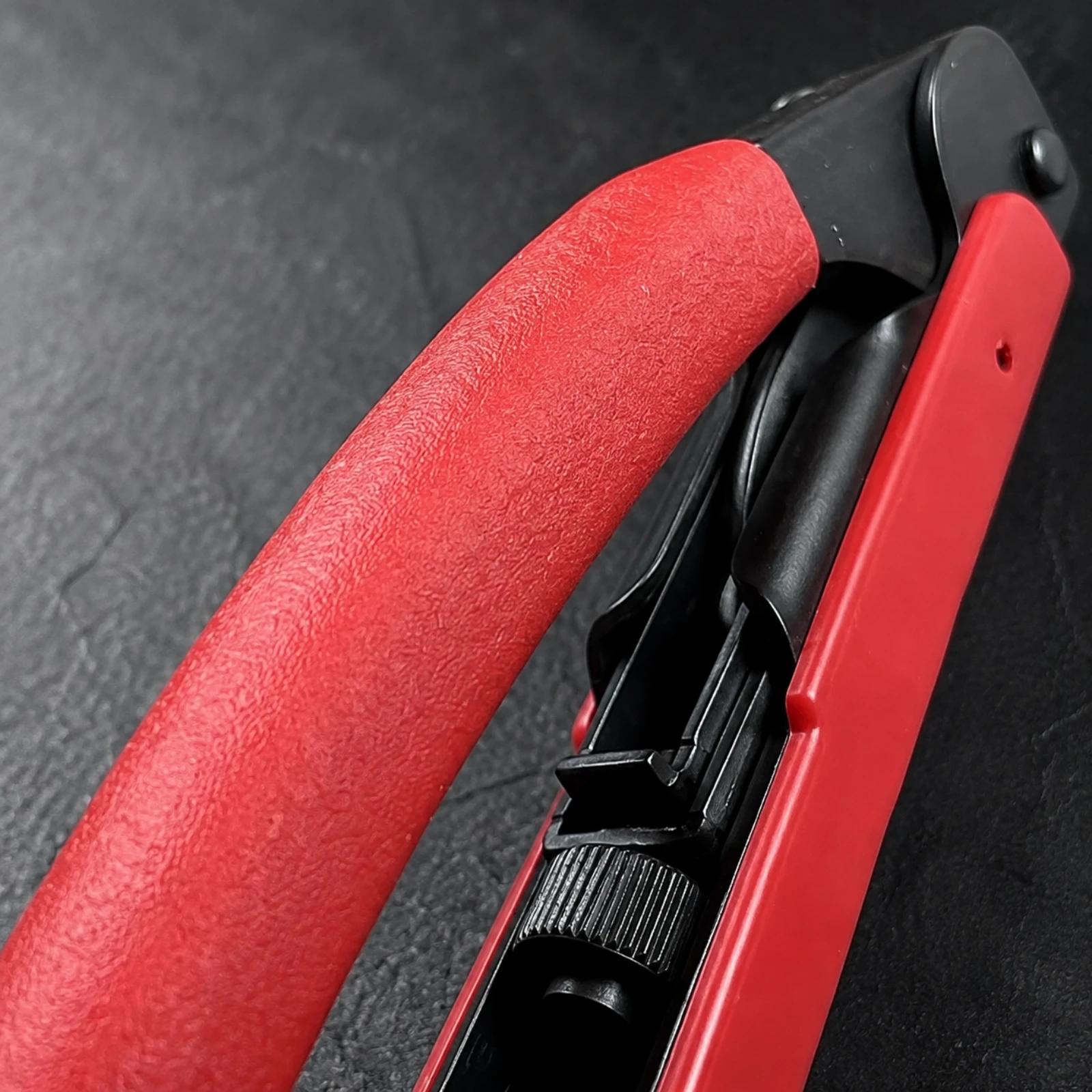 Hand Tool Non-Slip F-Connector Crimping Tool Coax Crimper with Handle Lock Compact for Audio-Visual Technicians