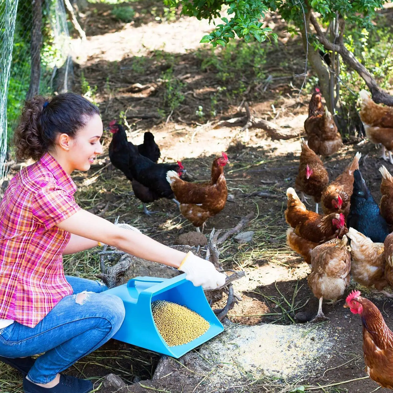 

Совок для кормления для скота, 128 унций, закрытое ведро, лопата, фермерский инструмент, совок для кормления зерна с боковой ручкой для птиц, лошадей, коз, овец