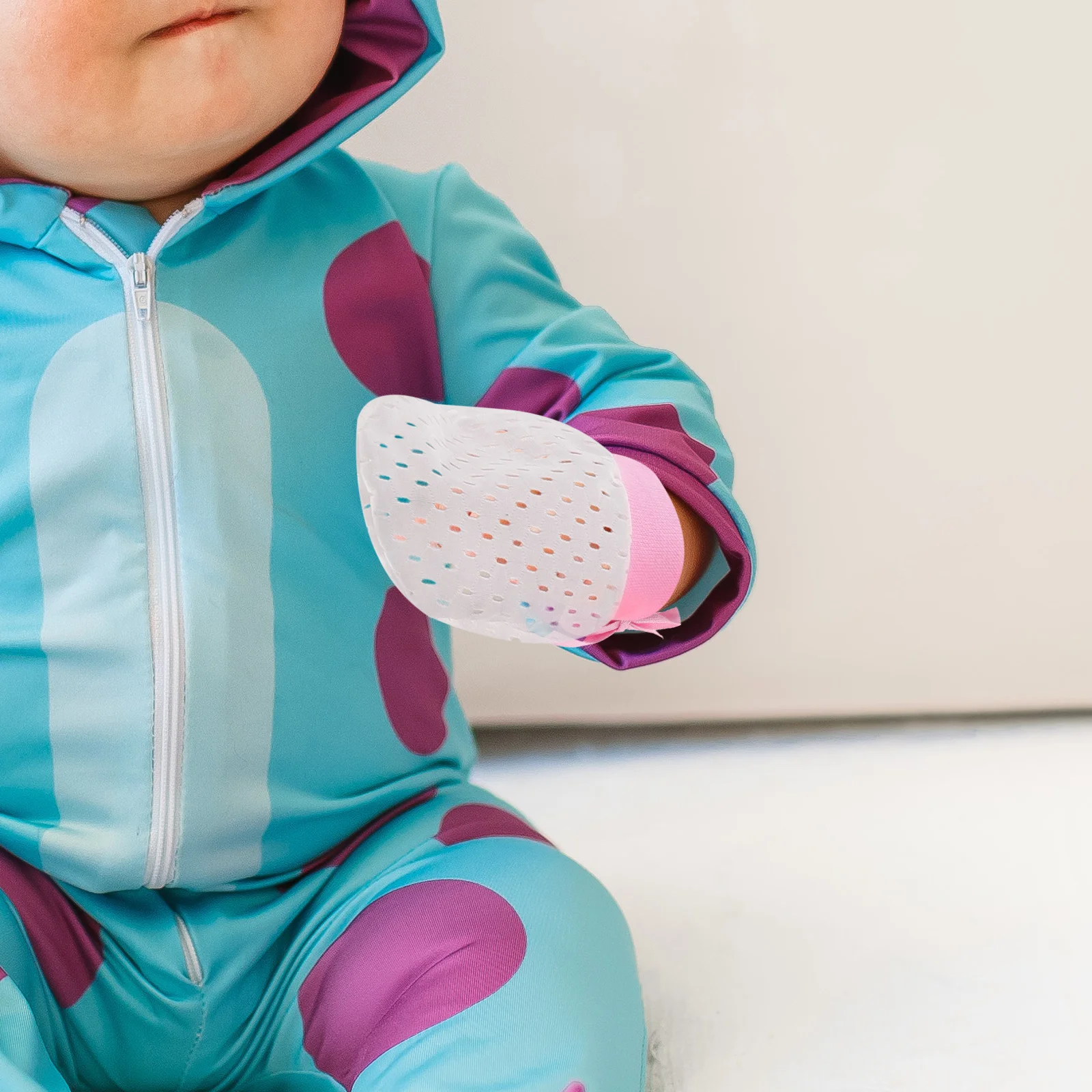 

Anti Scratch Mittens Baby Mesh Gloves Breathable Summer Newborn No Scratch Infant Hand Mittens Adjustable Elastic Cuffs Thin
