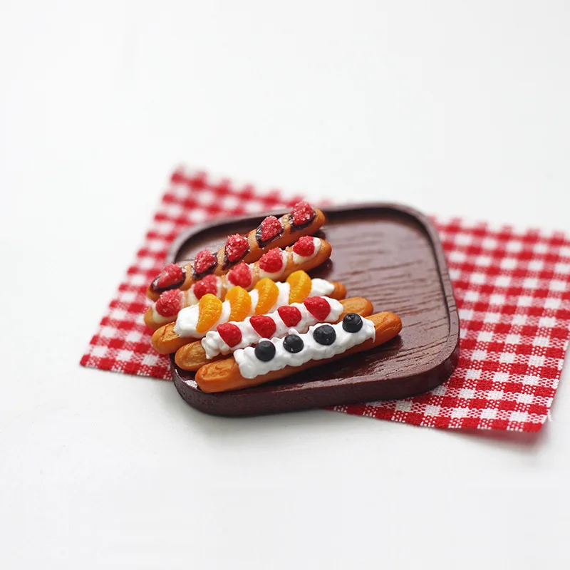 1:12 Simulazione Frutta francese Pane Baguette Pane francese Casa delle bambole Puntelli per fotografia Modello in miniatura Giocattoli Accessori per casa delle bambole