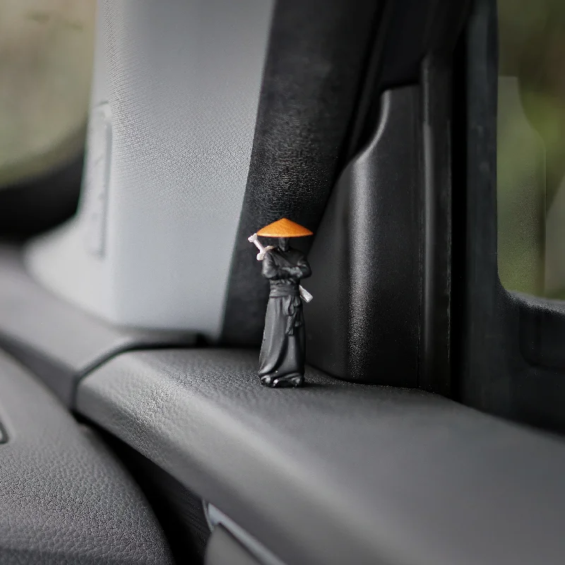 Resin Miniature Ornament 50mm Ancient Knight Office Partition Home Desktop Car Interior Model Gift