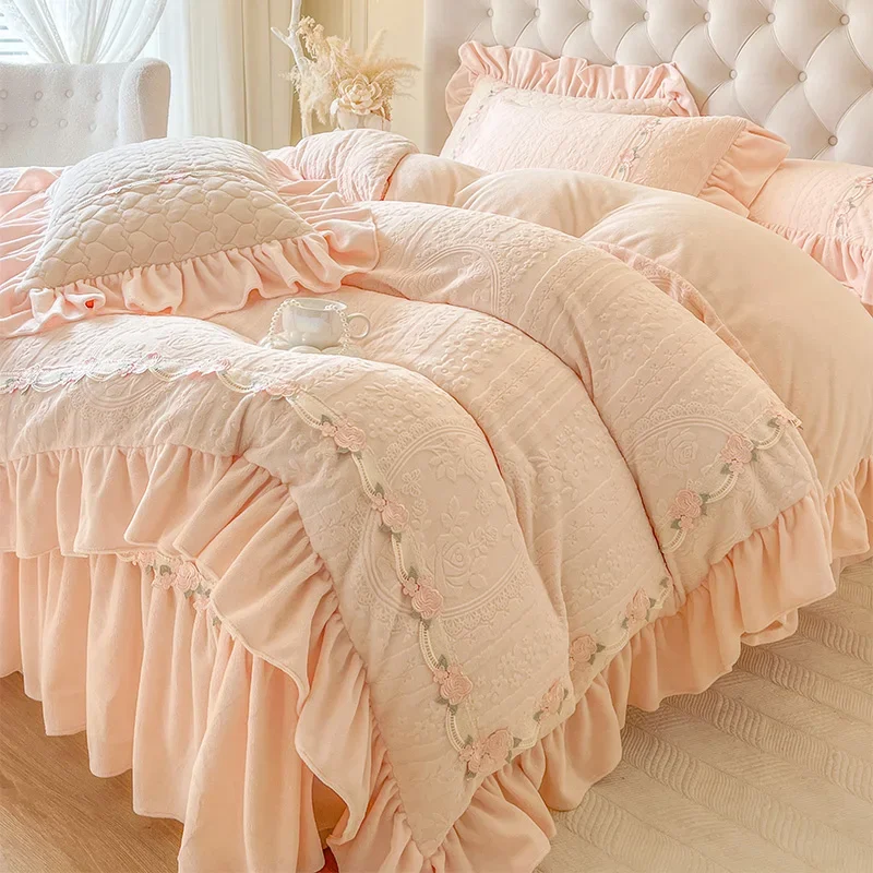 4Pcs Flowers Lace Ruffles Carved Velvet Warm Thickened Winter Princess Bedding Set Duvet Cover Quilted Bedspread Pillowcases