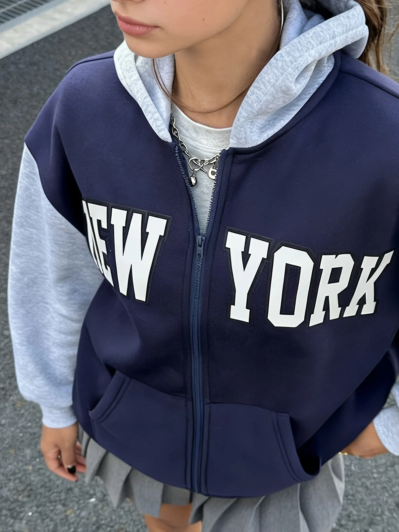 Girls' Autumn Jacket, Young Girls' Casual Color-Blocked Hooded Zip-Up Jacket, Navy Blue and Floral Gray Color-Blocking, Fashionable and Versatile, Suitable for Children Aged 5-13 view 5
