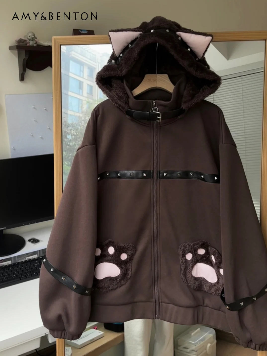 

Harajuku Gothic Cute Cat Ears Hooded Cat Claw Pocket Fleece Jacket Women Subculture Sweet Cool Oversized Thickened Coat Students