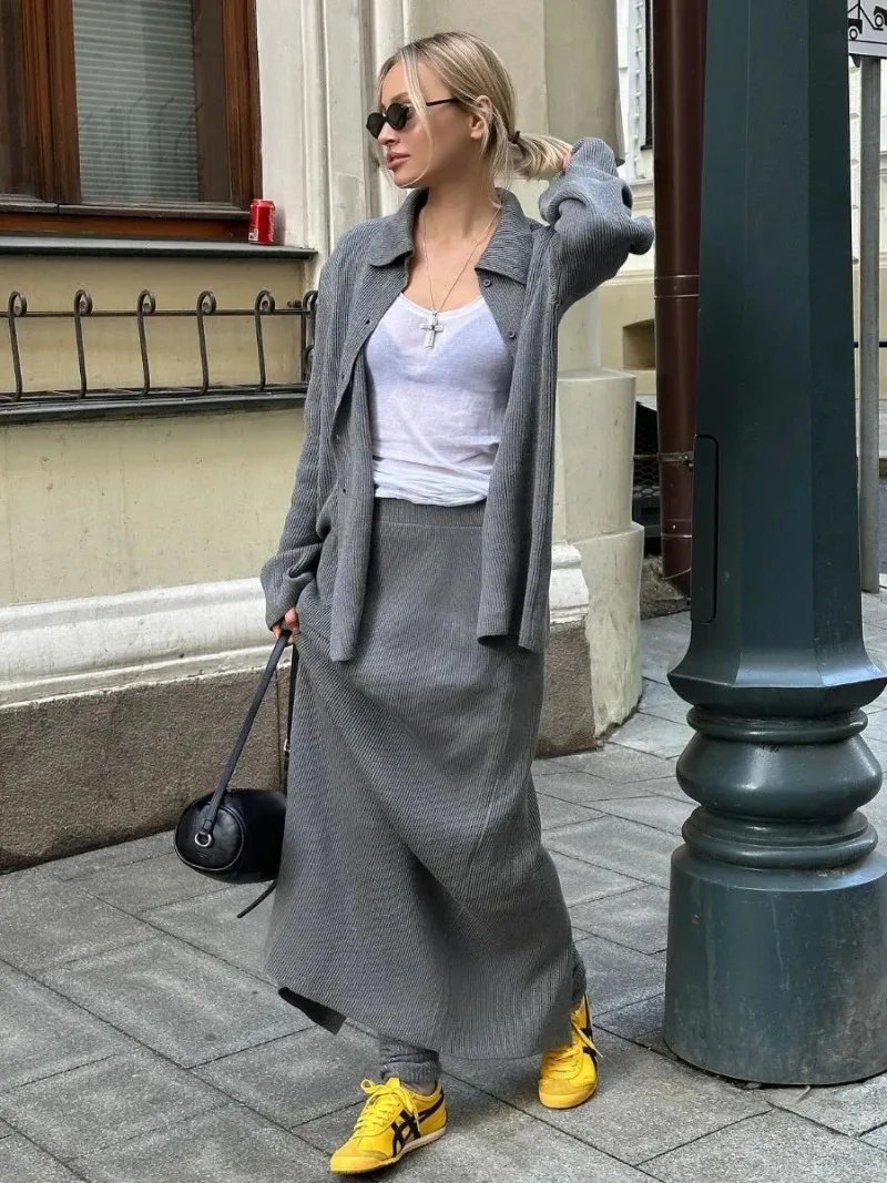 

Versatile Knitted Cardigan Sweater Skirt 2-Piece Set Autumn New Stylish Women's Loose Casual Shirt High Waist Split Skirt Set