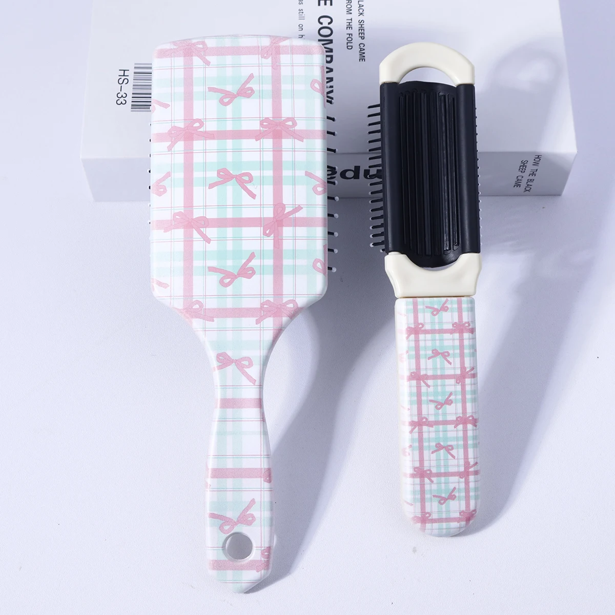 

Набор расчесок с принтом из 2 предметов — шаблон с бантом, большая щетка для удаления узлов, компактная складная зеркальная расческа, специально для париков из натуральных волос