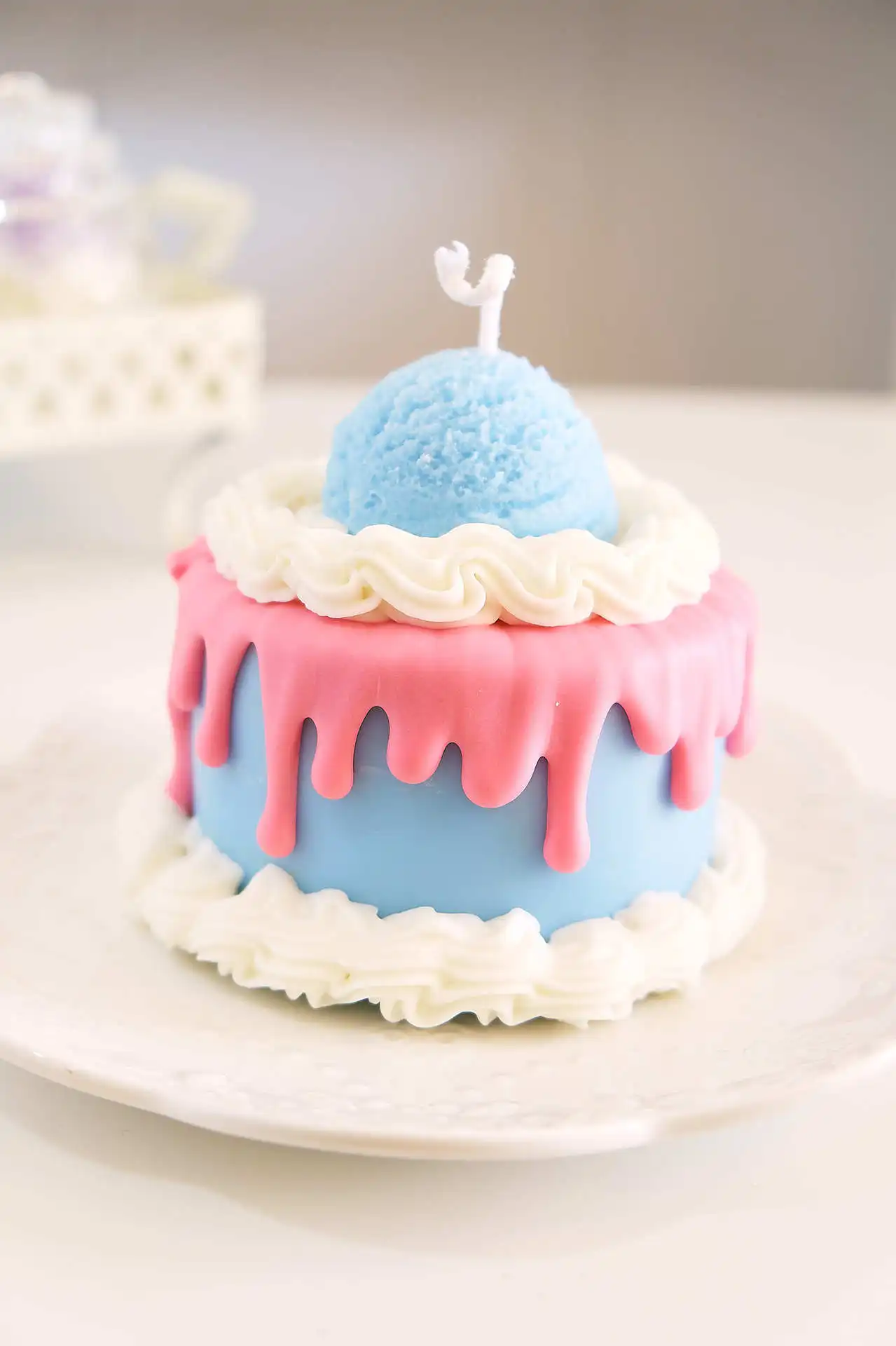 Cake Shape Scented Candles Creative Candles Handmade Soy Wax Cake Candles view 6
