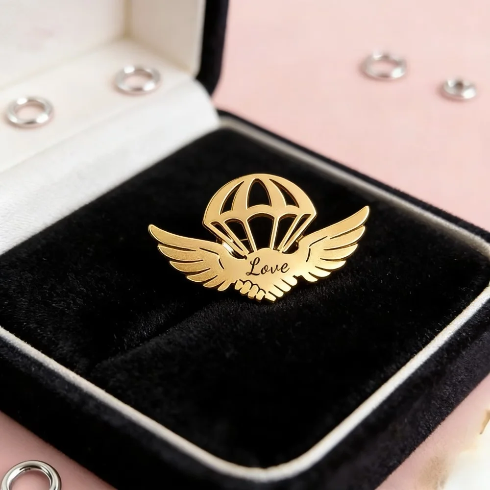 Custom Logo Brooch Fashionable Stainless Steel Love Parachute Wings Decorative Men's Shirt Lapel Pin Jewelry Gift