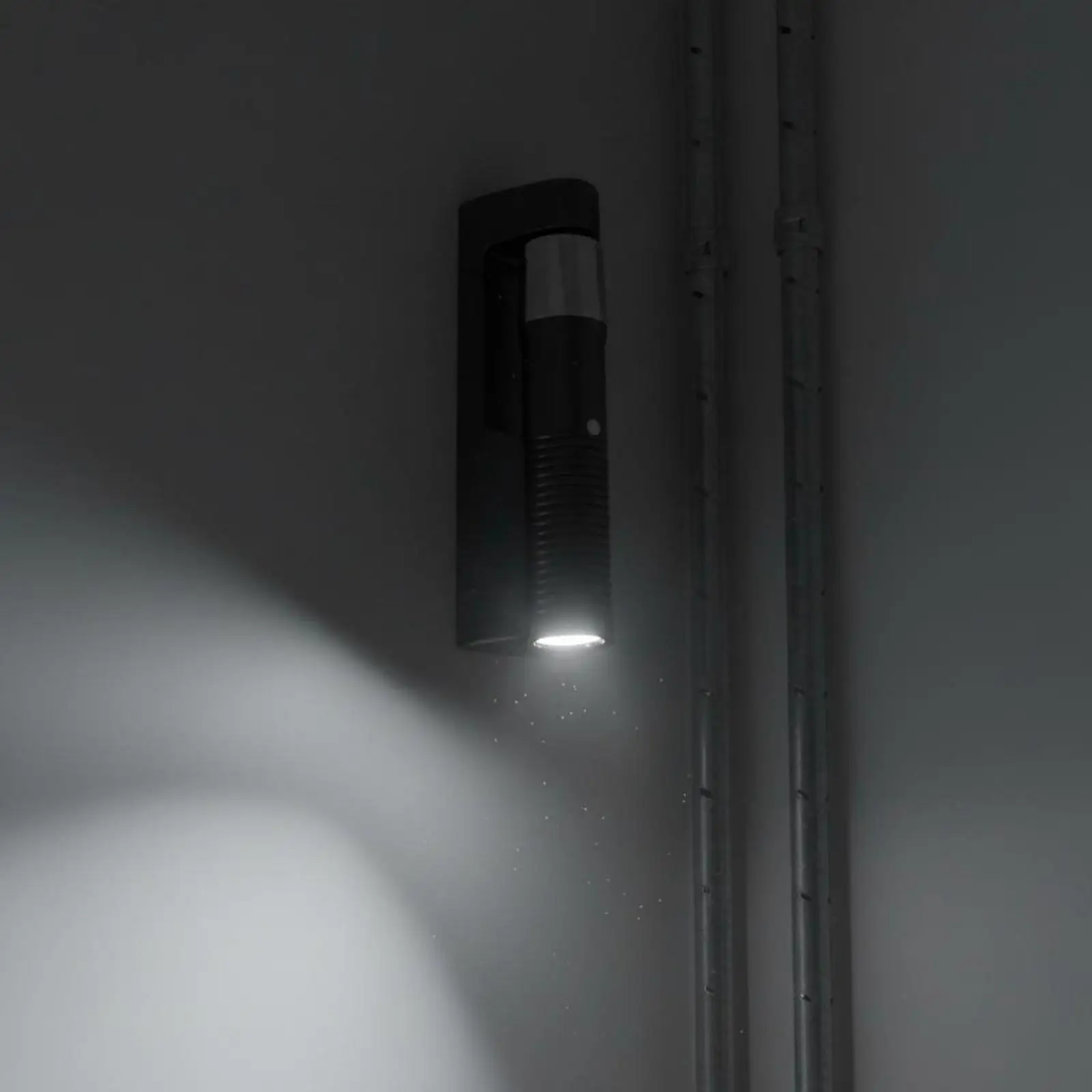 Emergency Wall Lamp LED Flashlight Battery Flashlights Night Light for Bedroom Hotel Room Power Outages