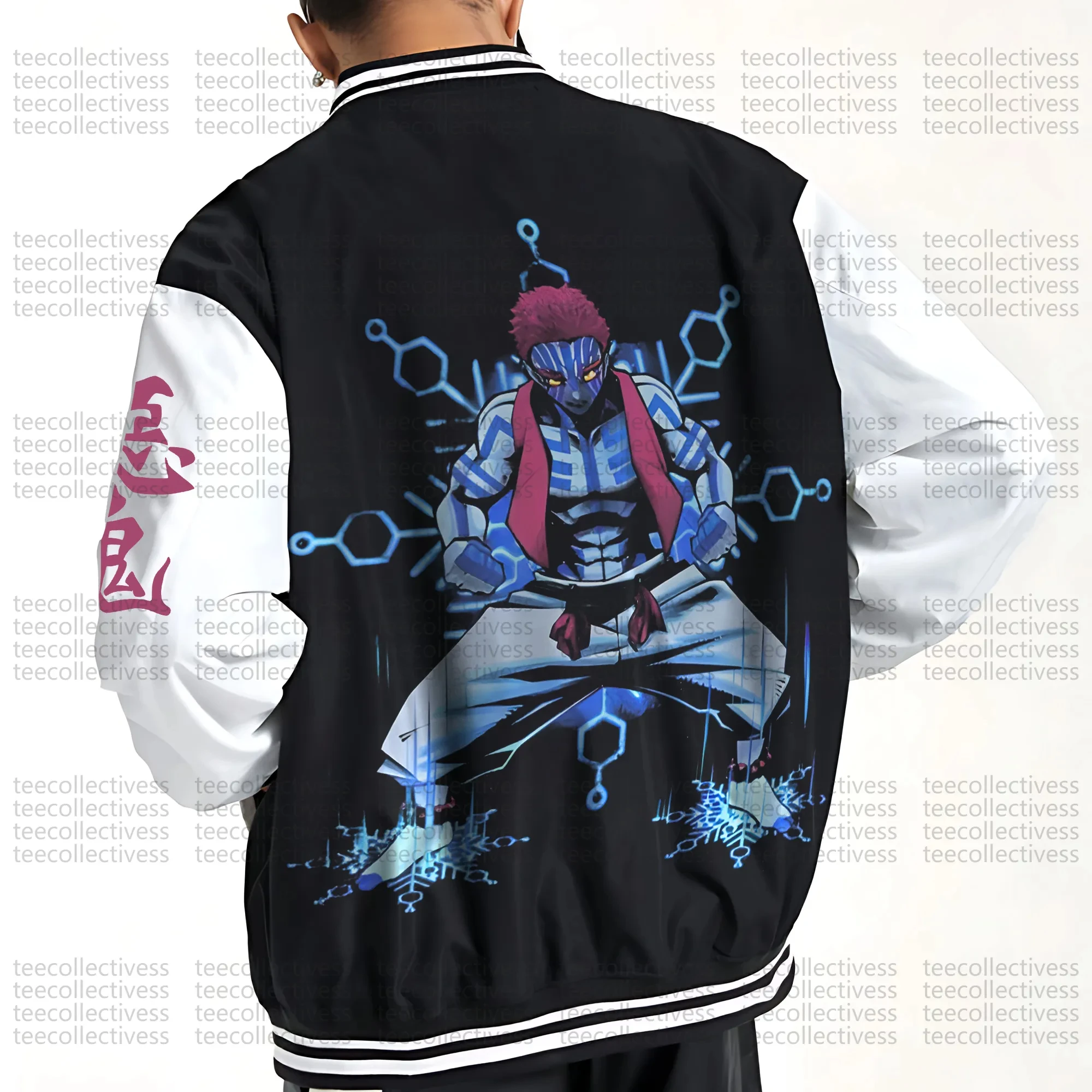 เสื้อแจ็คเก็ตเบสบอลสีดำขาวสำหรับผู้ชาย ลายพิมพ์ด้านหลังรูปอคะซ่าจากดาบพิฆาตอสูร ผิวสีน้ำเงิน ผมสีแดง ลายหกเหลี่ยม และโลโก้วงกลมสีเหลือง