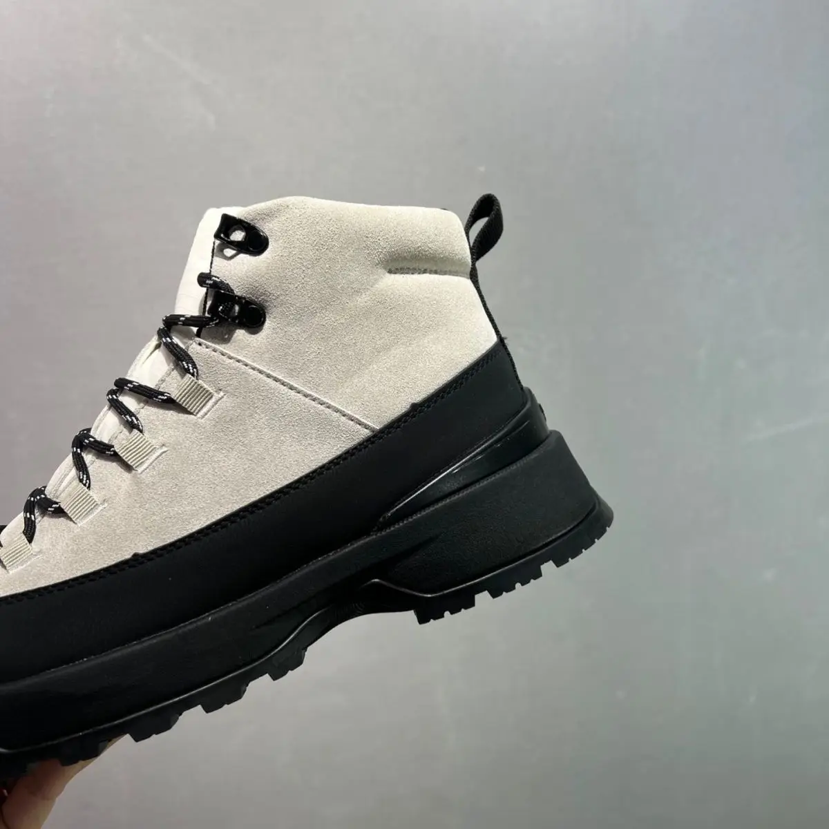 2025 New Trail Running Shoes Men's Women's Slip Resistant Walking Sneakers Unisex Outdoor Designer Shoes