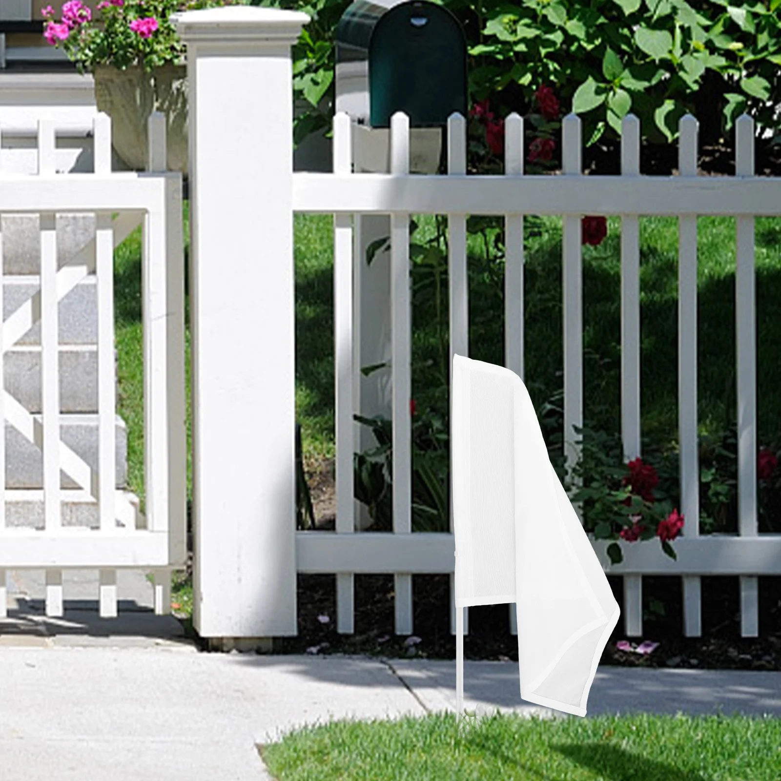 

4Pcs White Car Window Flags Blank DIY Flags with Pole for Vehicle Decoration Handheld Plain Banner for Parade Sports Events