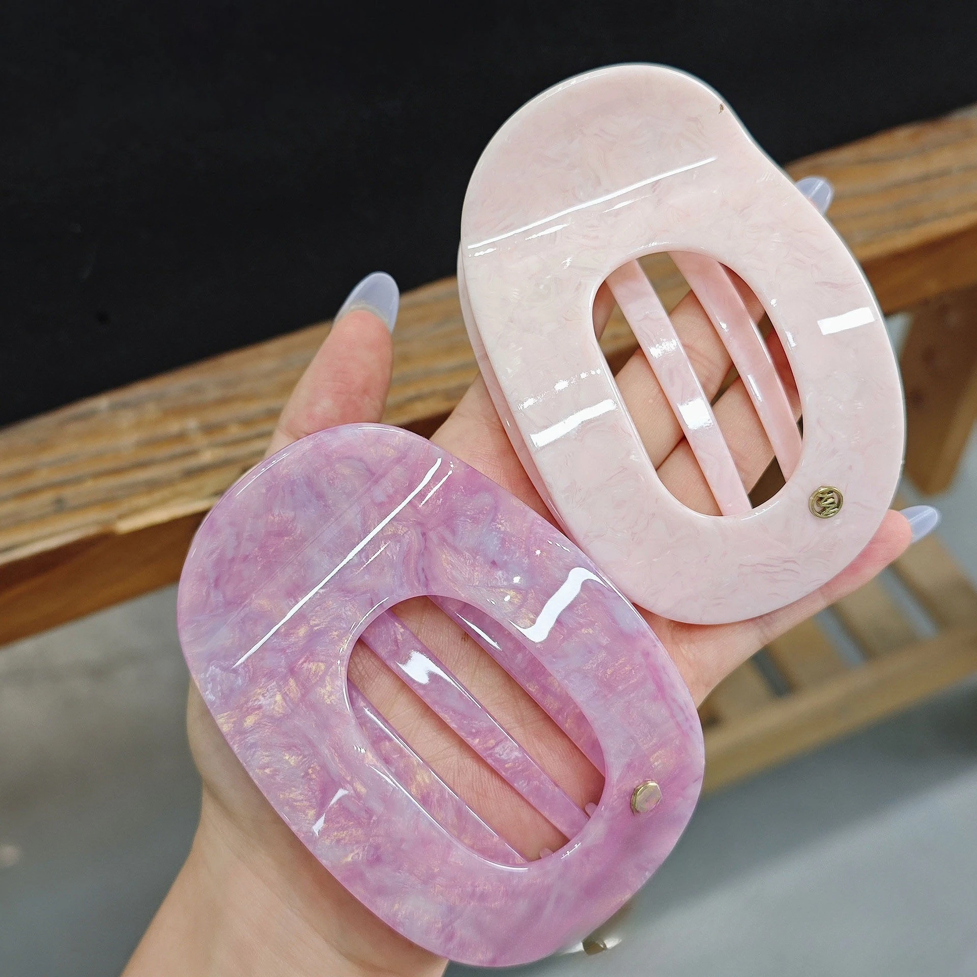 

Abalone Acetate Grab Clip Female Flat Back Head Disc Hairpin Hair Tie Curved Ponytail Clip No Pressure Hair Grab Accessories