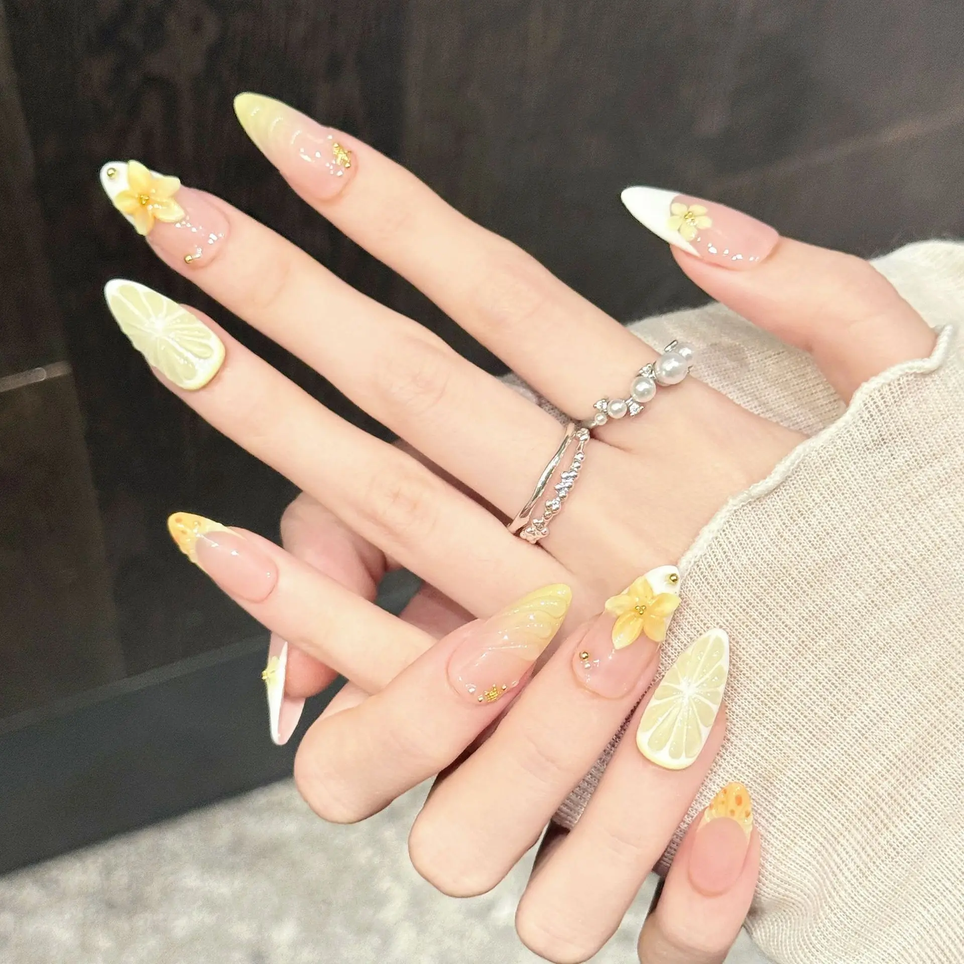 10PCS Almond Handmade Press On Nails, Pure and Fresh Yellow Lemon Gradual, Suitable for Parties and Daily Wear. view 2