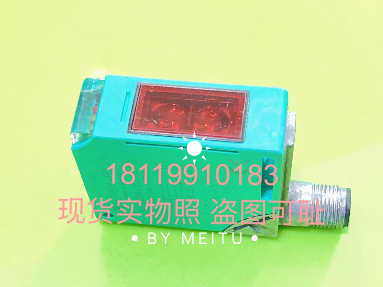 The Color Of P+F Photoelectric Switch Sensor OCE15M-F22-A2-V15 043158 Is Shown In The Figure.