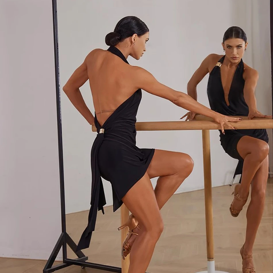 فستان رقص لاتيني نسائي بدون أكمام وظهر عاري وفتحة رقص عميقة على شكل V للنساء فساتين رقص حديثة لأداء البطن
