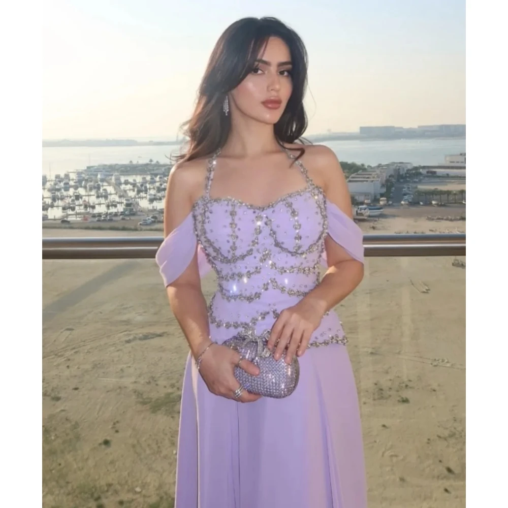 ชุดราตรีสีม่วงไลแลค ดีไซน์หรูหรา สายคล้องคอ ไร้แขน ประดับลูกปัด จับจีบ ทรงเอไลน์ ชุดออกงานพรอม ชุดราตรีแบบอาหรับ ชุดงานเลี้ยงอย่างเป็นทางการ รับตัดตามสั่ง